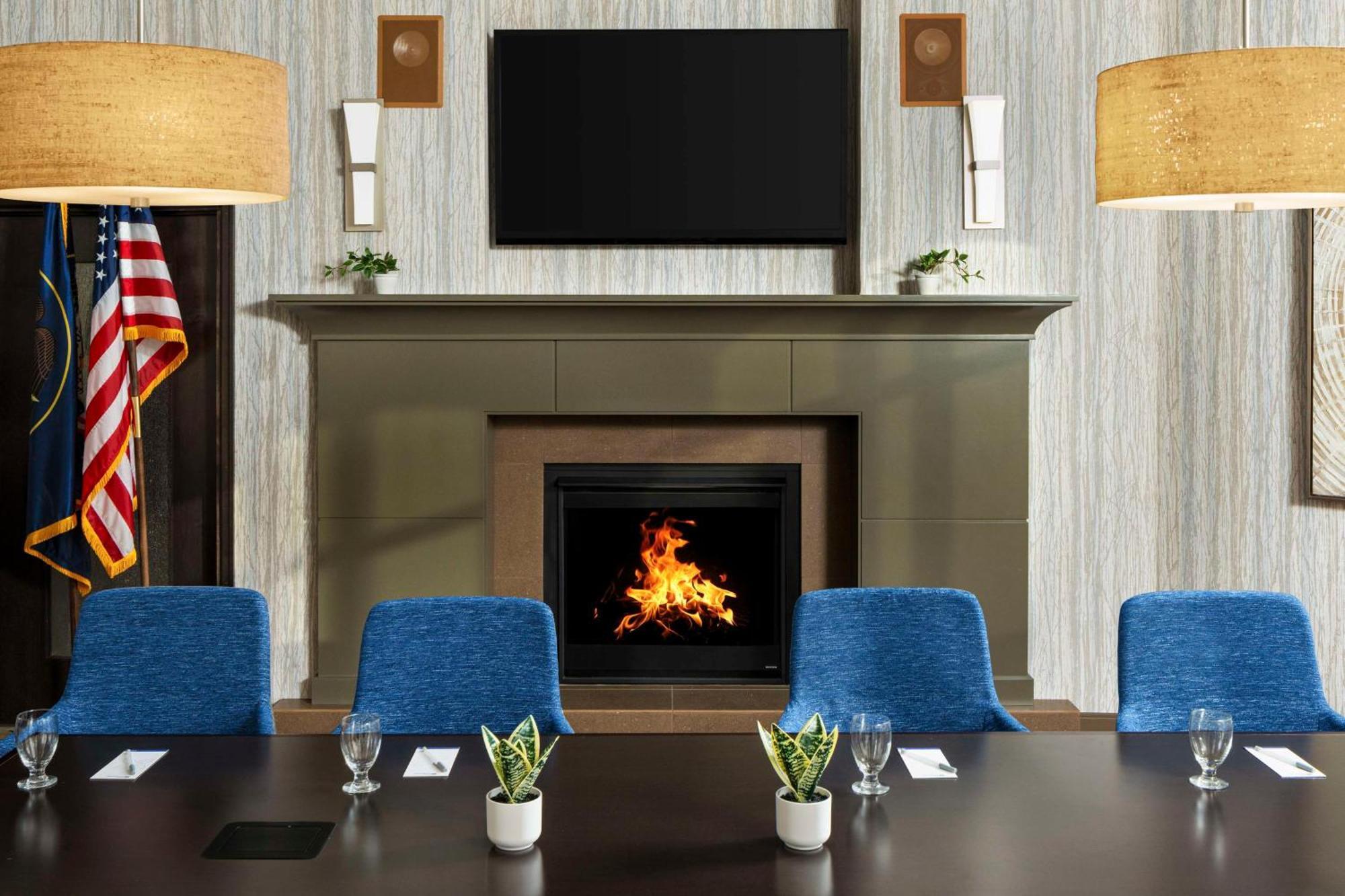 Hilton Garden Inn Ogden Bagian luar foto